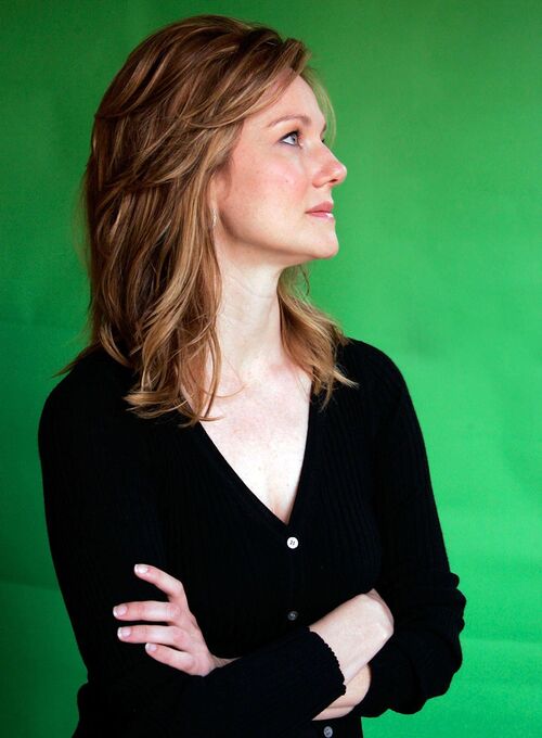 Laura Linney